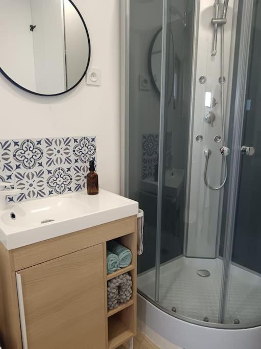 Chalet Cosy Avec Option Jacuzzi Saint-Genes-de-Fronsac Bagian luar foto