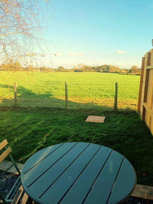 Chalet Cosy Avec Option Jacuzzi Saint-Genes-de-Fronsac Bagian luar foto